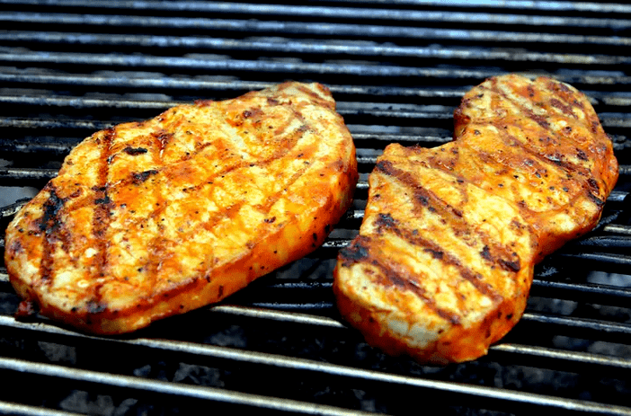 grilovaný bravčový steak